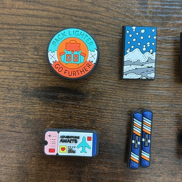 (8) Ski Themed Jibitz for Crocs - Picture 2 of 7